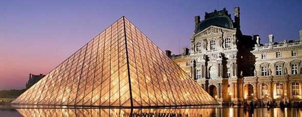 Il Louvre a Parigi, Francia