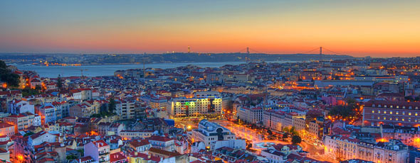 Orizzonte della città di Lisbona 
