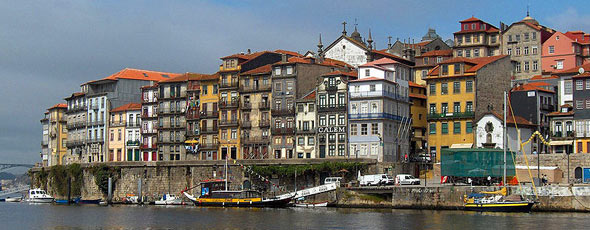 Ribeira, an old district of Porto by Georges Jansoone
